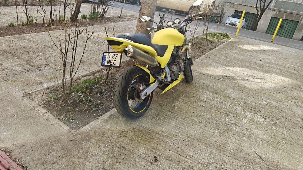 Honda Hornet  Vand, schimb  cu scuter sau cruiser.