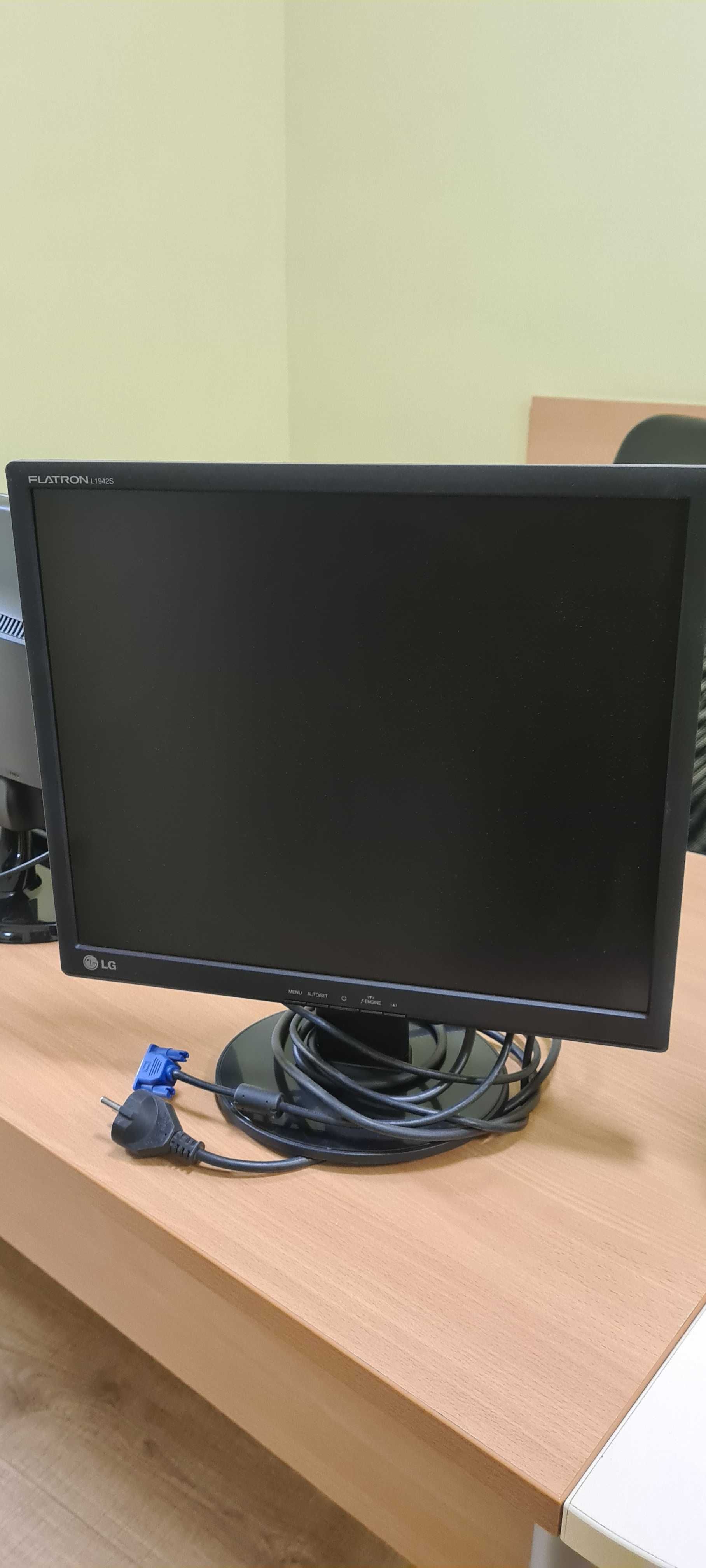 3 броя Монитори 17" гр. Враца Център • OLX.bg