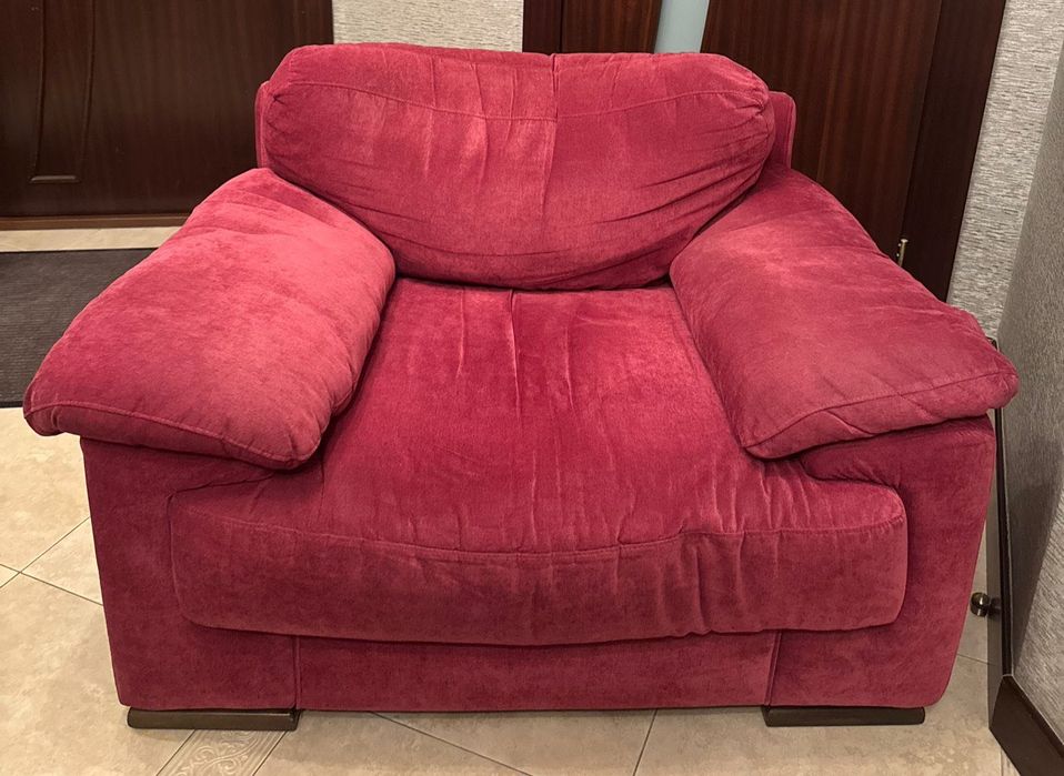 Кресло бордовое Италия