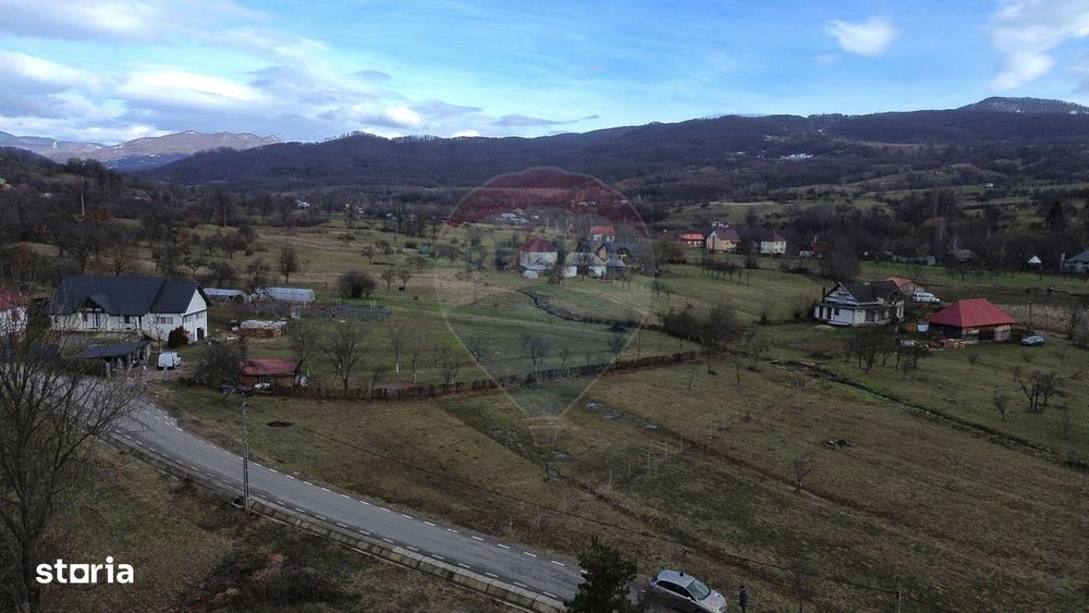 Teren intravilan de vanzare Șurdești