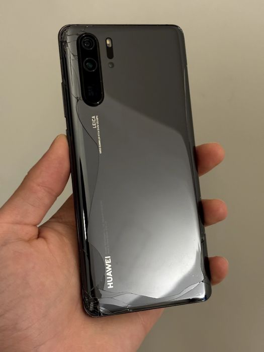 Huawei P30 Pro fisurat