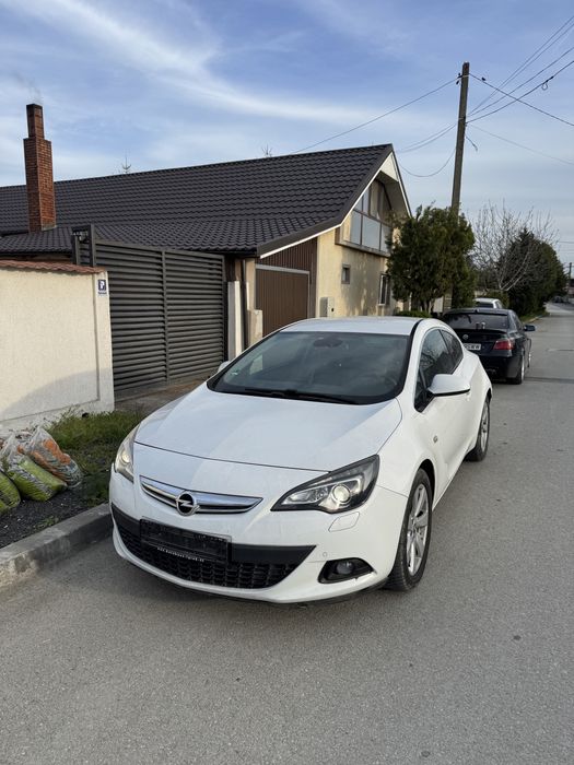 Dezmembrez Opel Astra J GTC 1.4i A14NET