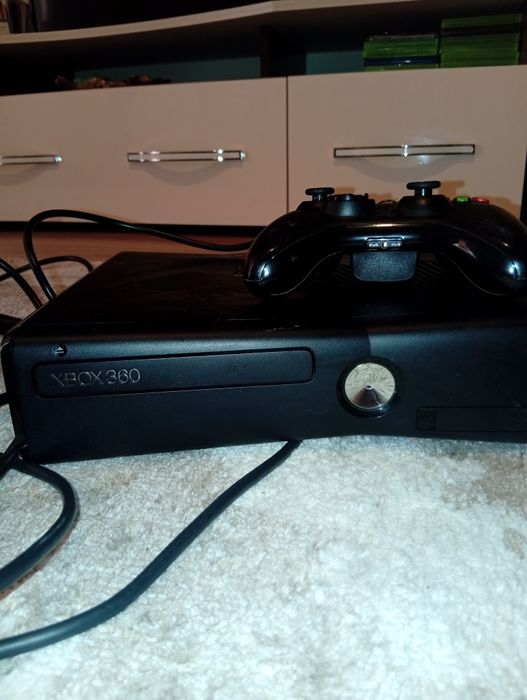 De vânzare consola XBOX 360