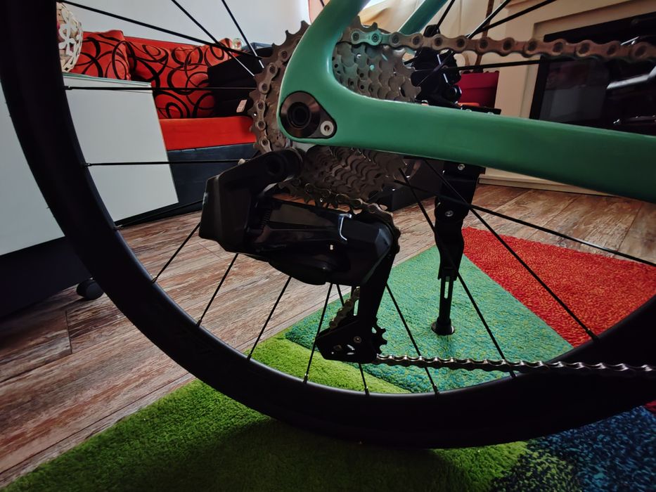 Cursiera carbon bicicleta sosea carbon schimbator electronic 24viteze