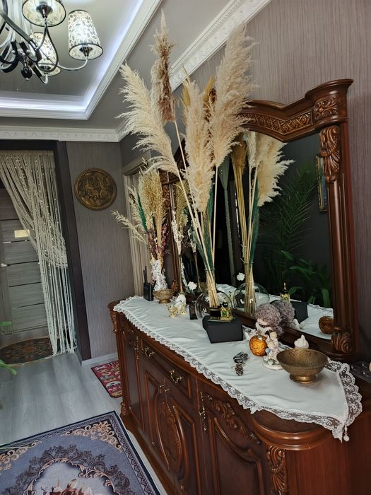 Uchaska Qibray tumani uchqahramon poʻstidan 3 klometr ichkarida joylas