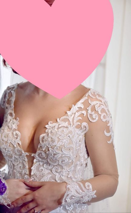 Rochie de mireasa cu voal si capa de blana