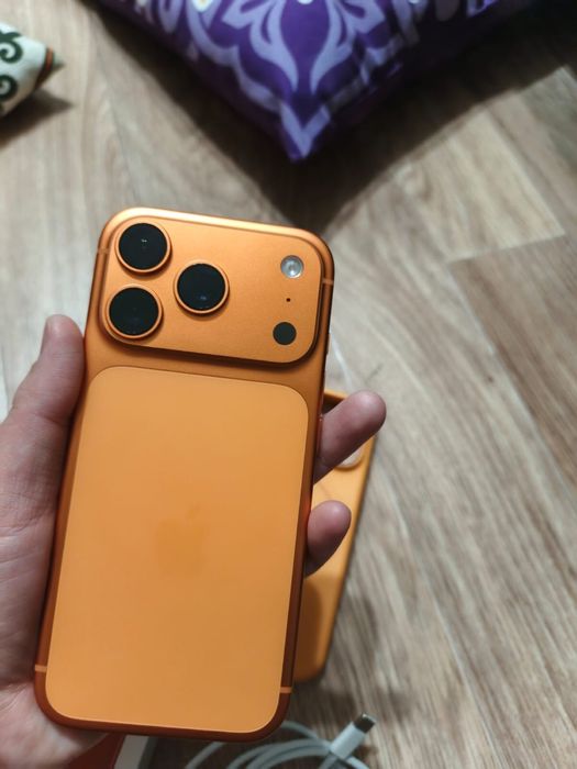 Продам айфон 17 про 256 гб