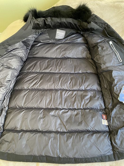 Зимний пуховик Discovery