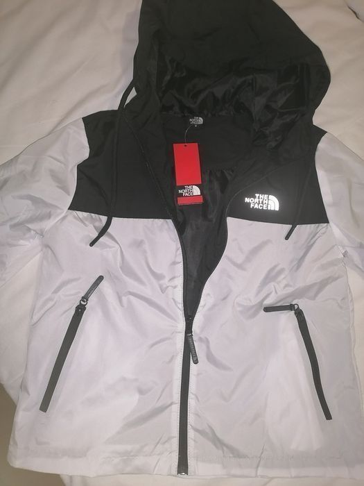 Ново дамско пролетно яке черно, бяло  The North Face S