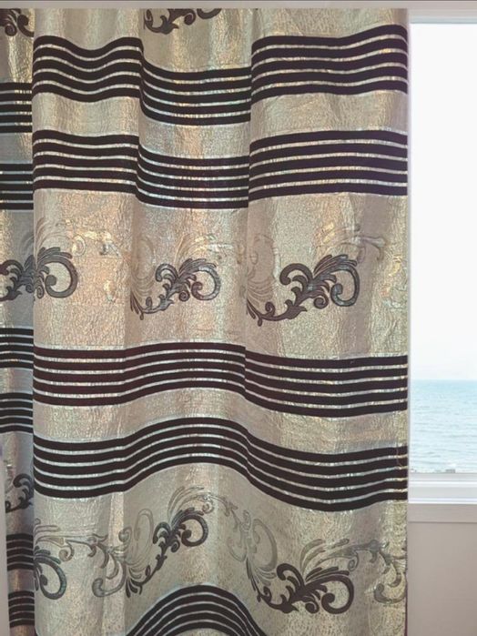 Сребристи завеси