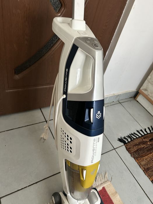 Vand aspirator vertical cu abur Rowenta Clean&Steam Multi