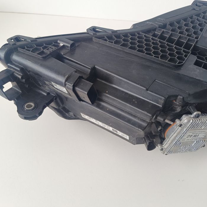 Ляв фар за SKODA SUPERB III (3V3)(3V5) B8 - 3V1941015D 3V1941015E 2019-2024