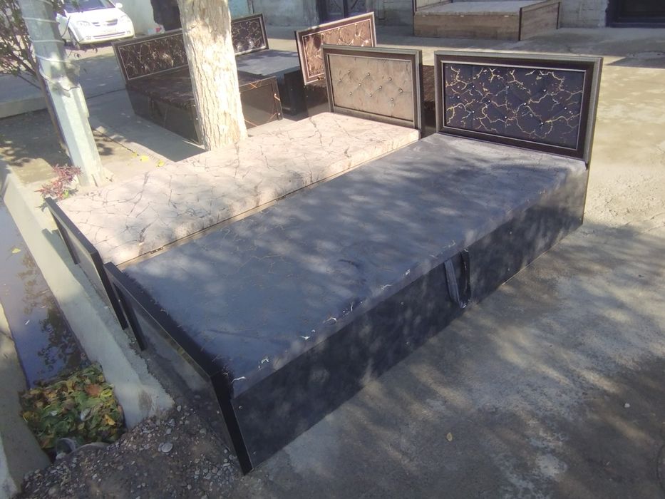 Bir kishilik spalni divan