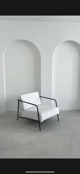 Кресло белое серое в стиле лофт