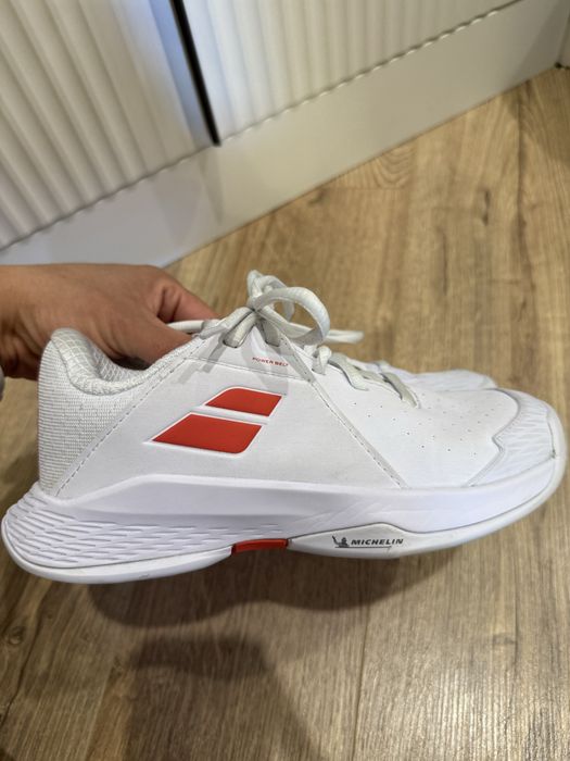 Теннисные кроссовки