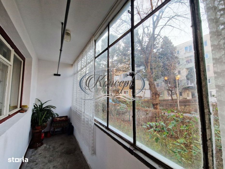 Apartament spatios cu balcon inchis si beci in zona Supeco