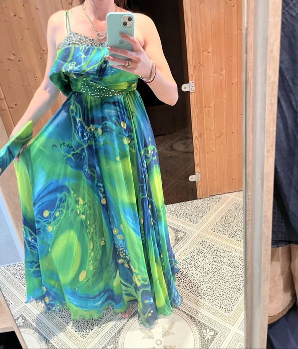 Официална или бална рокля