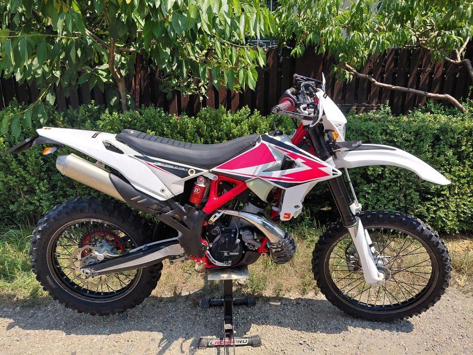 Vând Beta 200 RR