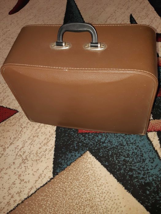 Mașină de cusut vintage Lucznik