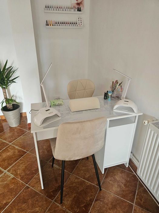 Mobilier salon de infrumusetare