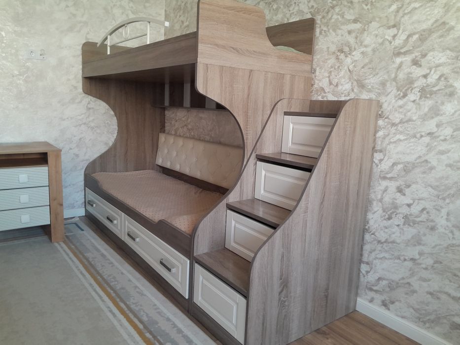 Продам двухярусную кровать