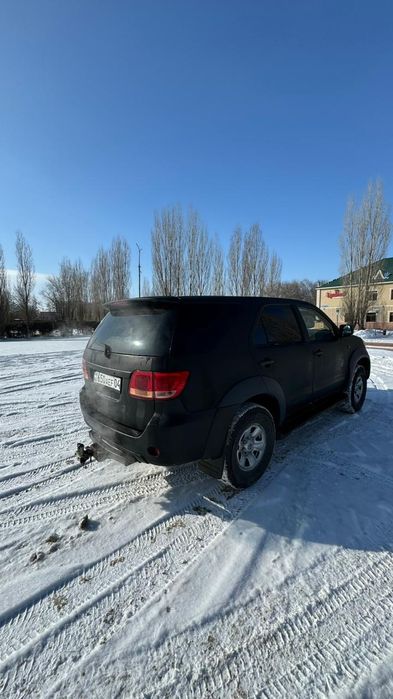 Машина Тайота фартюнер