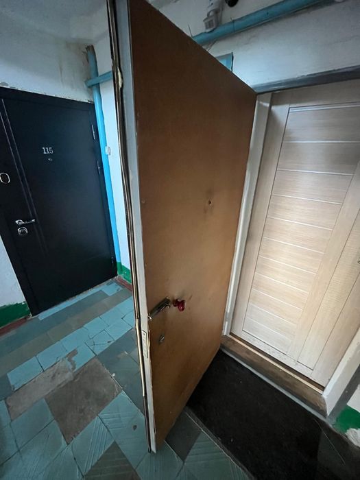 Продам входную дверь