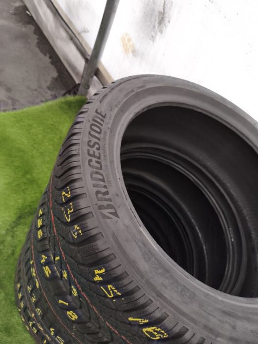 235.45.18 2x Bridgestone 2x Pirelli