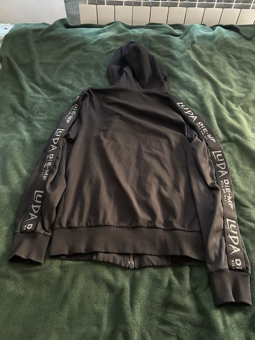 Luda екип рядък