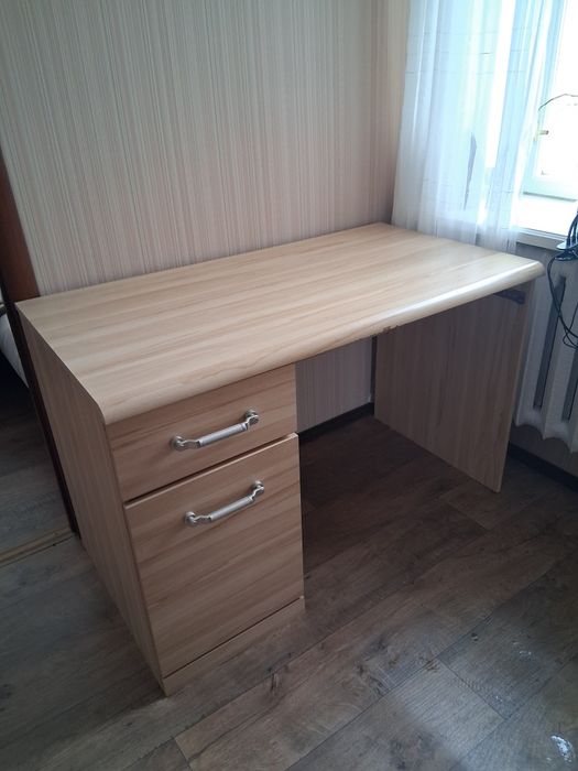 Стол писменный ...