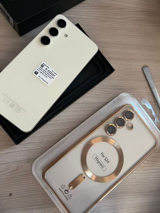 Samsung S24 .  Стекло и чехол в подарок