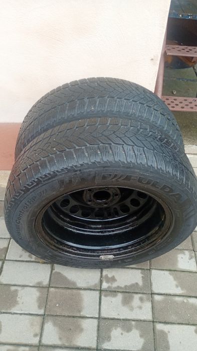 Vând două anvelope de vara și două de iarnă
