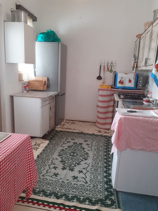 Ap.3 camere, cu grădină, două intrări, două băi
