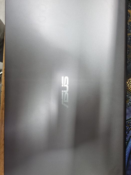 Asus Laptop Core i3 10 pokaleniya