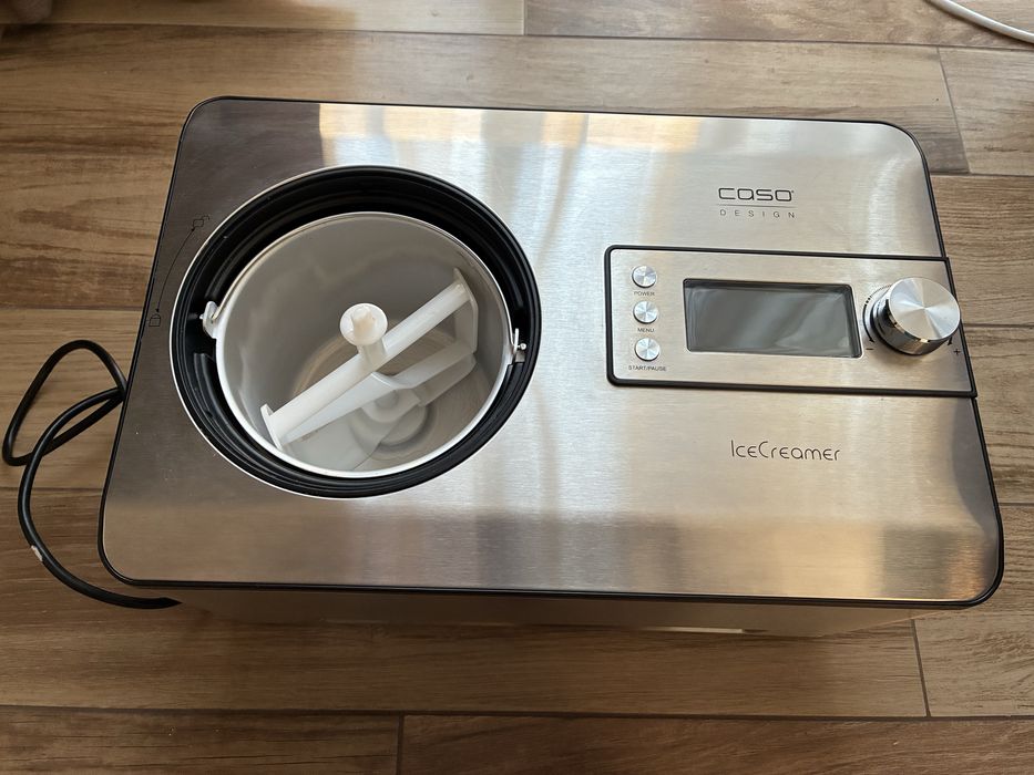 Vând aparat de înghețată cu compresor, CASO