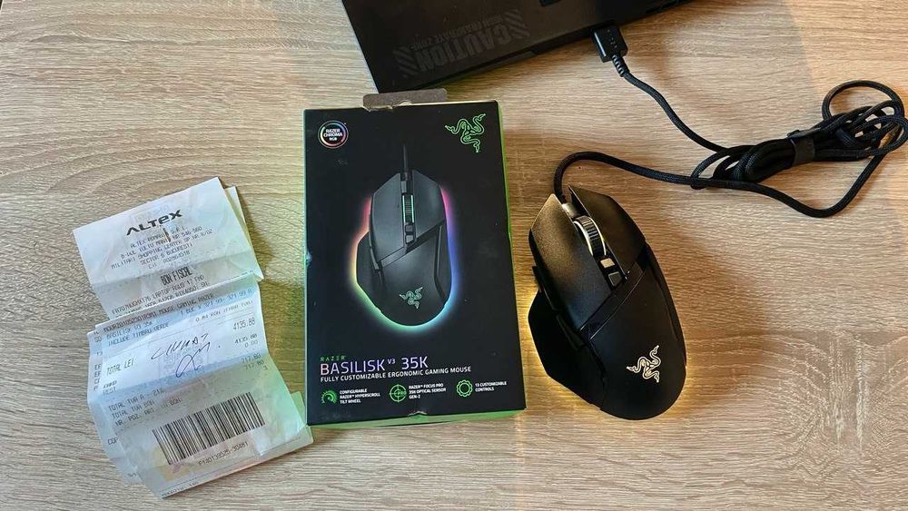 Mouse Gaming Razer Basilisk V3 35K ca nou, complet cu cutie originale