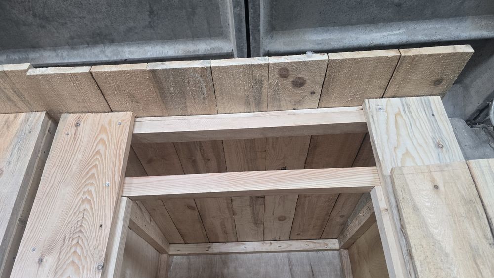 Деревянный дачный туалет