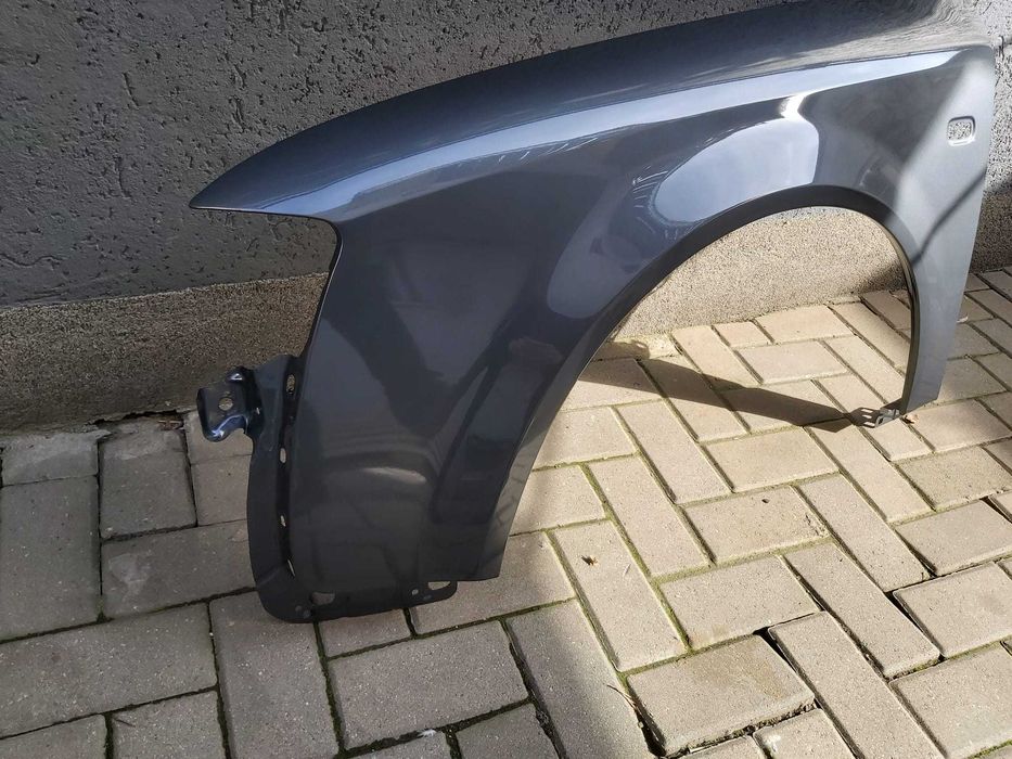Aripa Fata Stanga Audi A4 B6 An 2000-2004 Vopsita Gri Inchis LX7Z