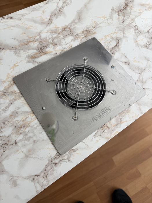 Birou unghii cu aspirator incorporat