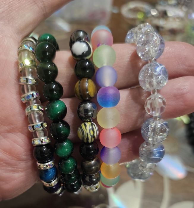 Ръчно изработени гривни