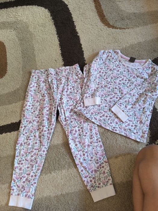 Голям лот дрешки 104 см H&M,DKNY и др якета,пижама,клинове