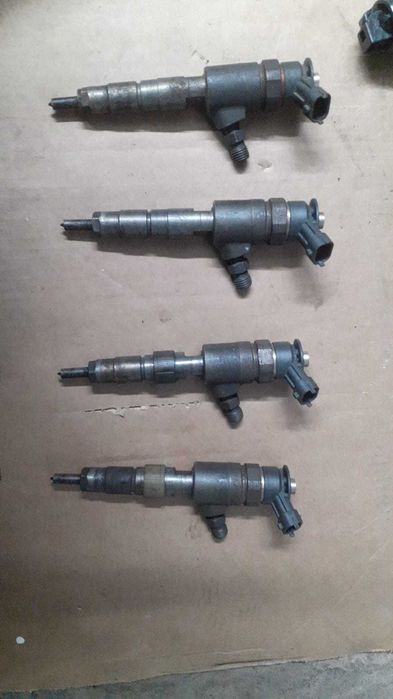 Injector Citroen Peugeot 1.6 hdi euro 5 cod  0445110339