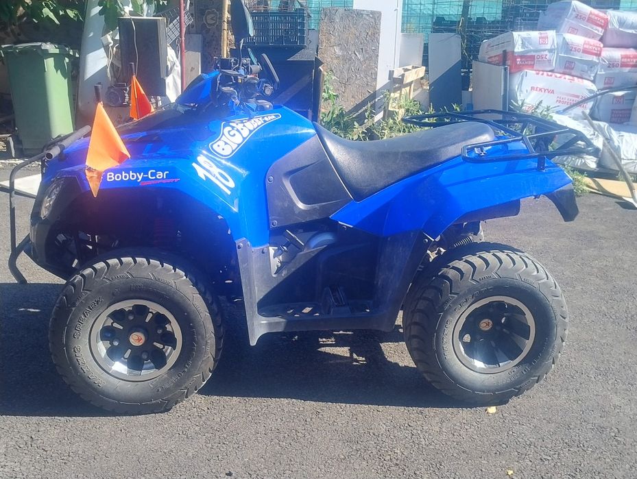 Vând ATV kimco 300cmc, înscris,toate actele in regulă,an.2018.mai multe detalii la telefon.
