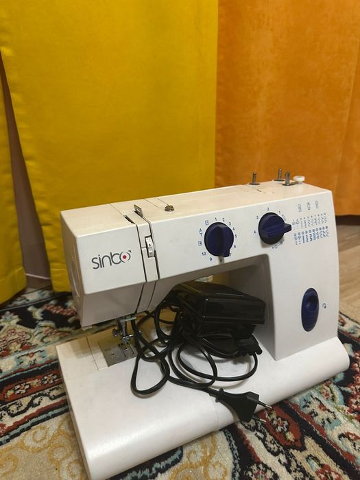 Продам швейную машину