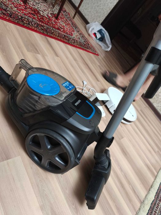 Пылесос Philips 1800w
