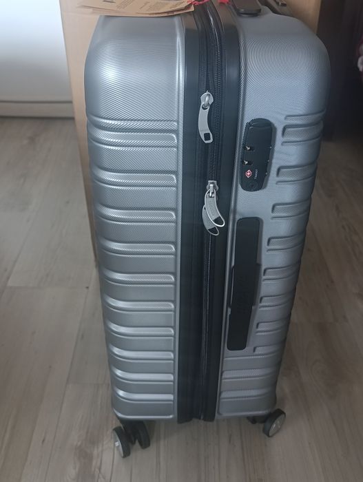 Куфар American Tourister, размер М, 67 cm
