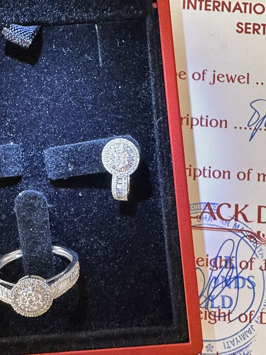 Брилиант комплект 750 проба