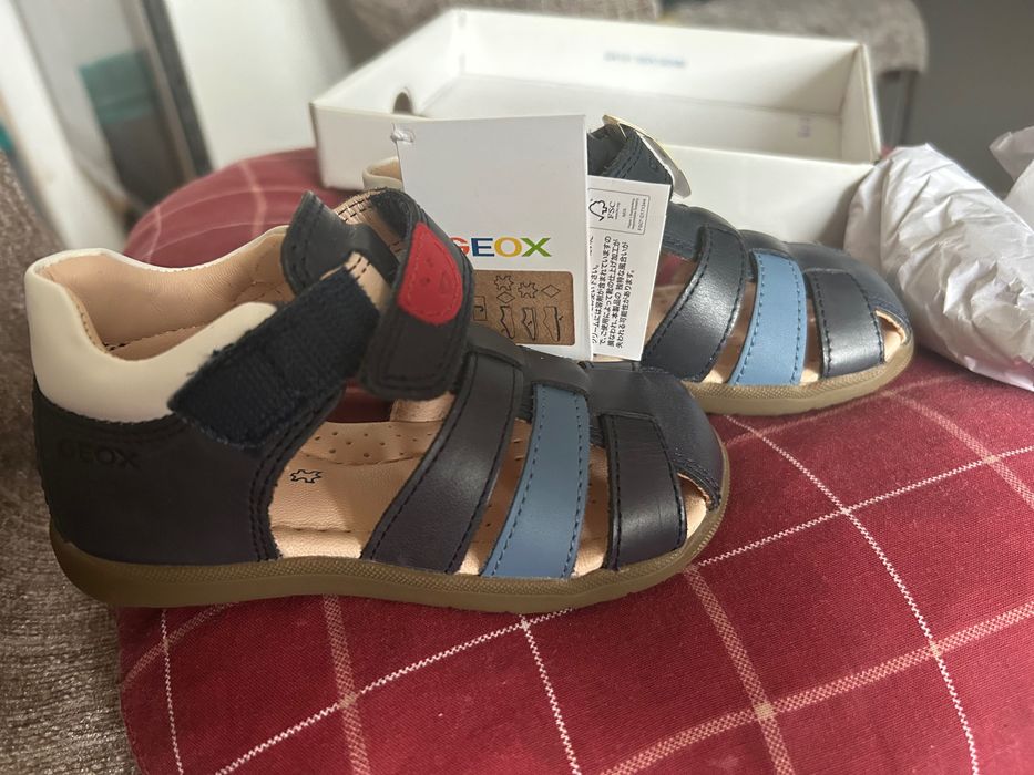 sandale de piele Geox, noi, cu eticheta, marime 23