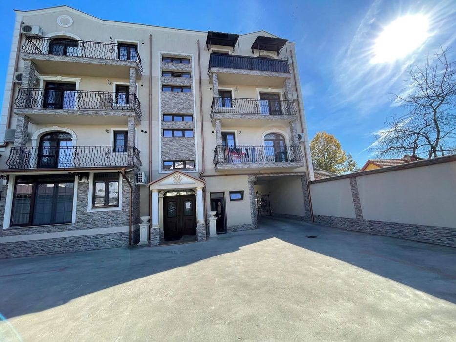 Ofer spre închiriere Apartament 2 camere decomandat etaj 2 Str. Ināului