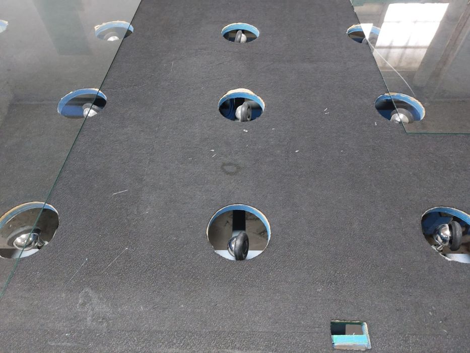 Masă de debitat sticlă